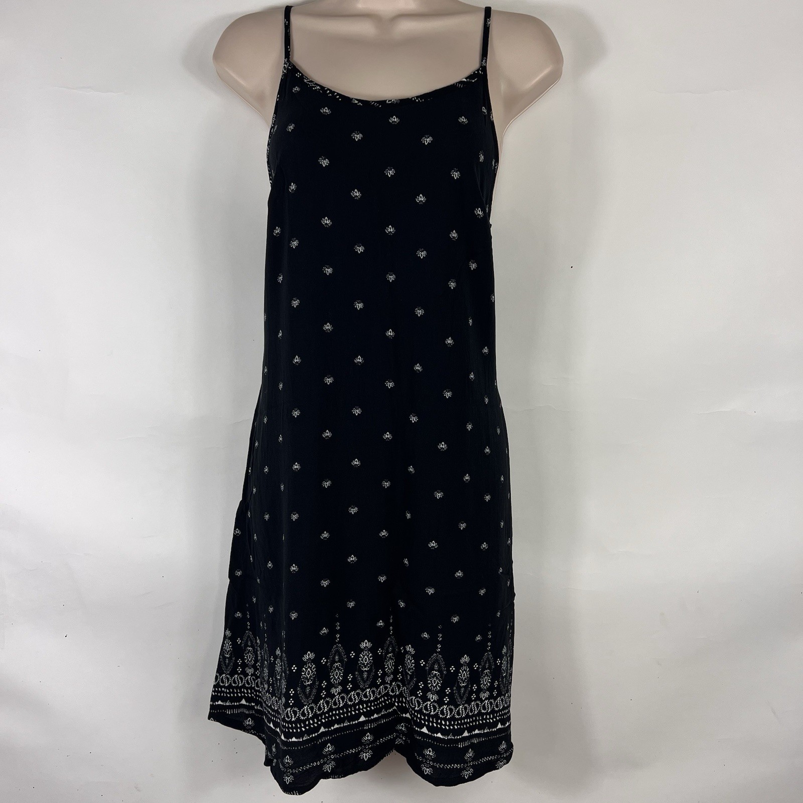 Mossimo Dress Women’s Medium Above Knee Sleeveless Paisley Sundress Lightweight
