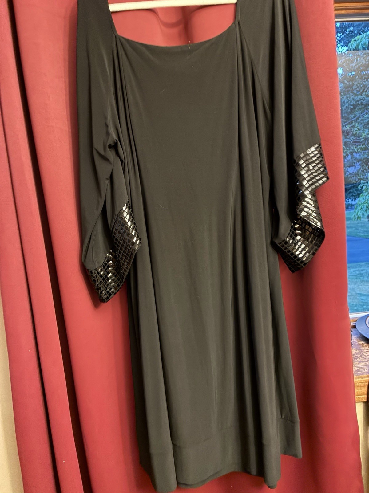 Silhouettes Black Tunic Dress Size 2X Metallic Tile Cuffs Made in USA