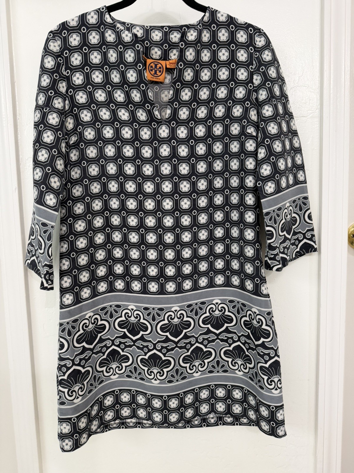 Tory Burch 100% Silk Gray White Geometric Tunic Dress Split Neck Women Shift 4