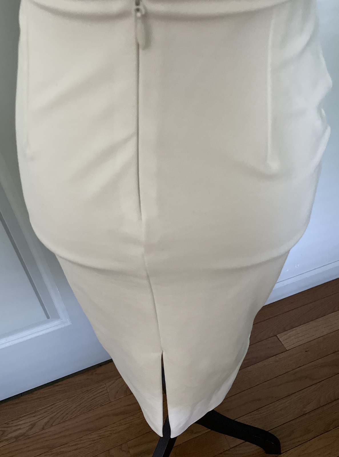 Lavish Alice Keyhole Ponte Halter Dress Women’s Size 4 Off White $170 Old Money