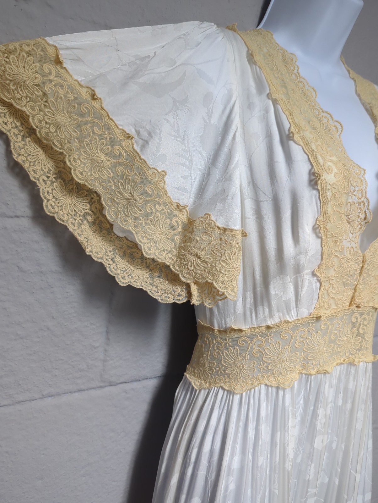 SPELL & THE GYPSY Collective Ivory Ocean Lace Maxi Gown Size S