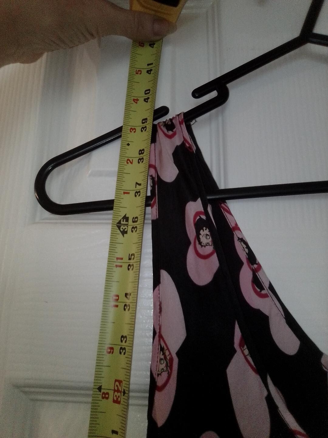 REDUCED Betty Boop black background with pink hearts dress