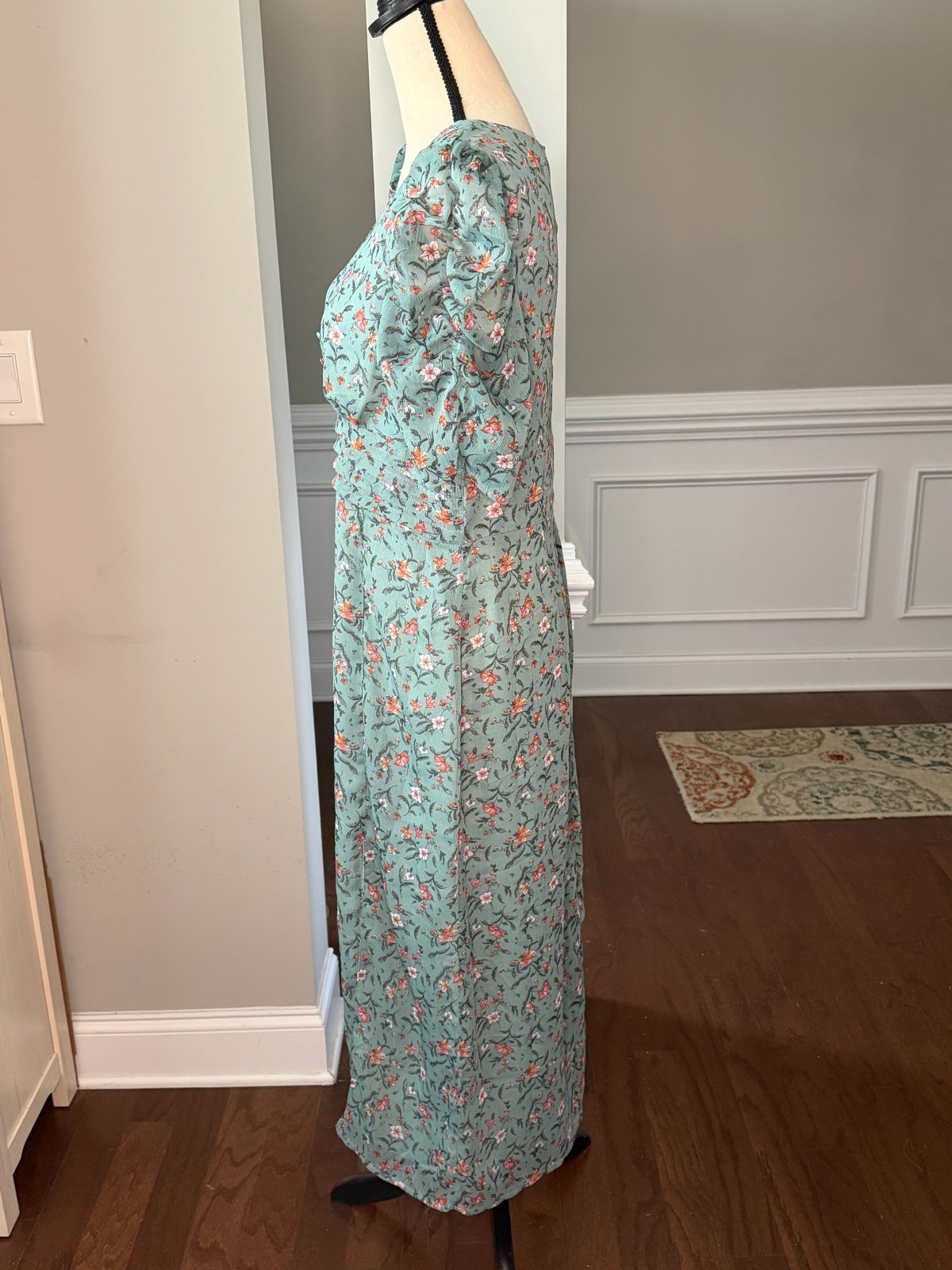 By The River Floral Midi Dress Short Sleeve V-Neck Multicolor Size Large