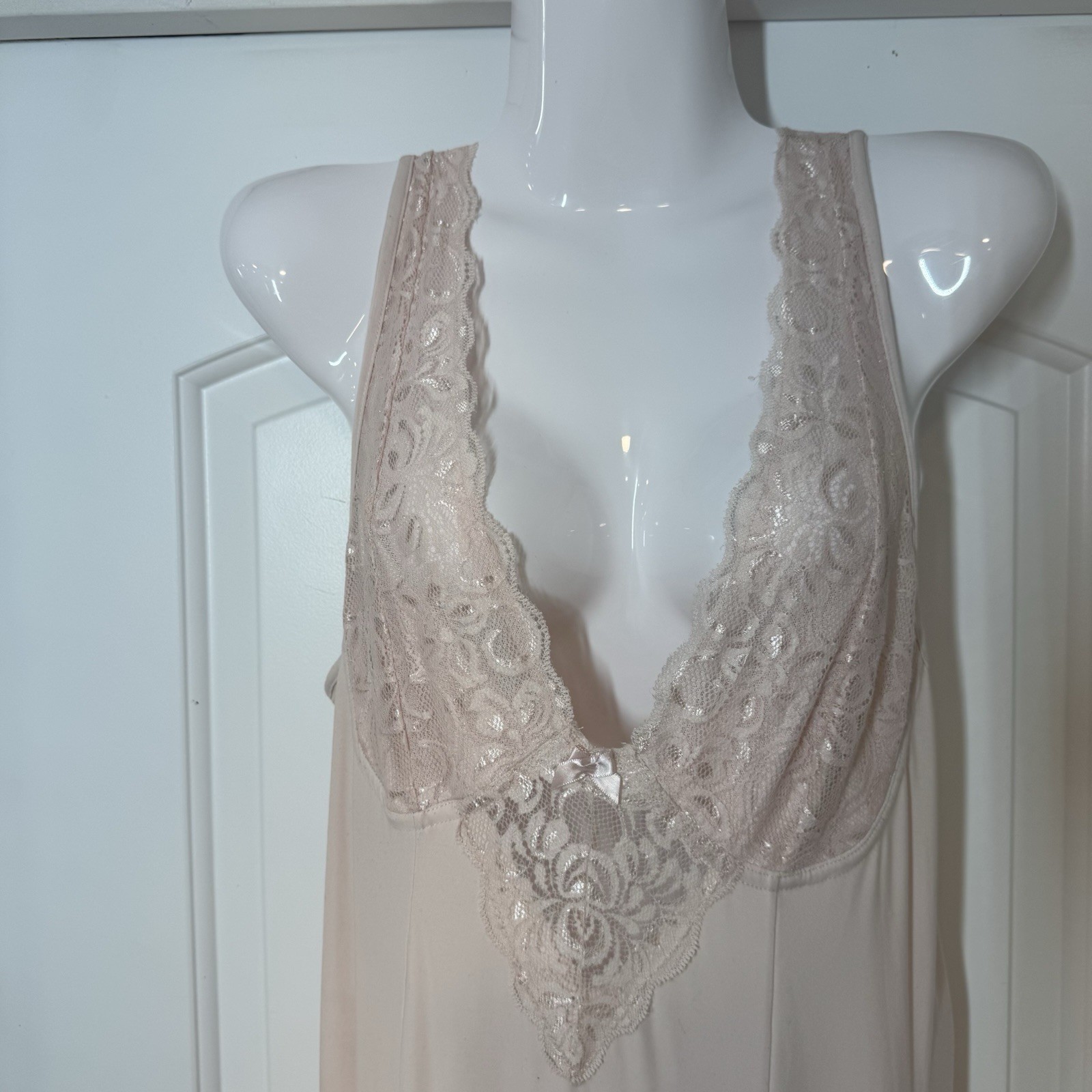 Soft Surroundings Lingerie Slip Dress Womens M Pink Feminine Classic Sexy Plunge