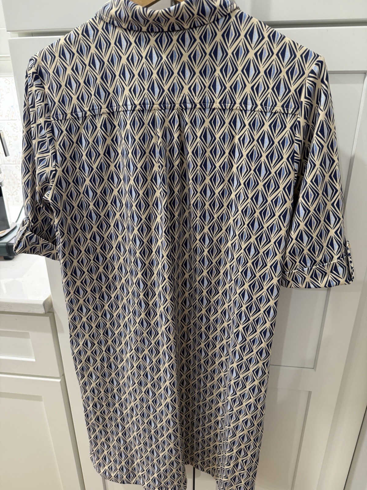 J. McGlaughlin Women’s M Blue Cream Pattern Dress Gold Blue Buttons Cuff Sleeve