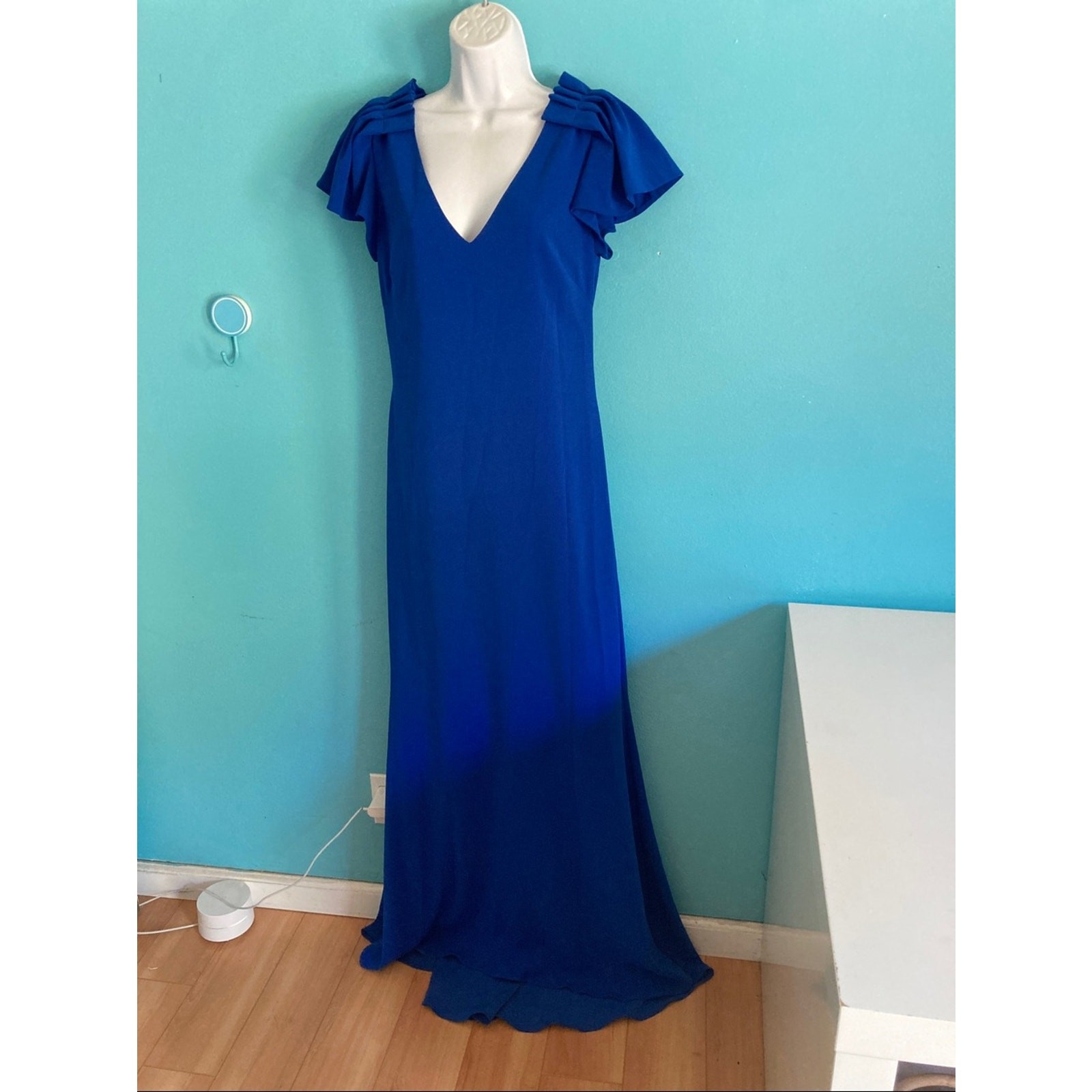 Badgley Mischka Size 8 Royal Blue Crepe Evening Gown Ruffle Sleeve