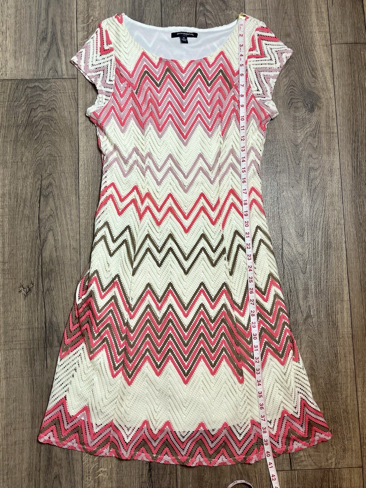 Vintage Y2K Sharagano Chevron Print Dress Size 14 Pink Cream Lined Lace Overlay