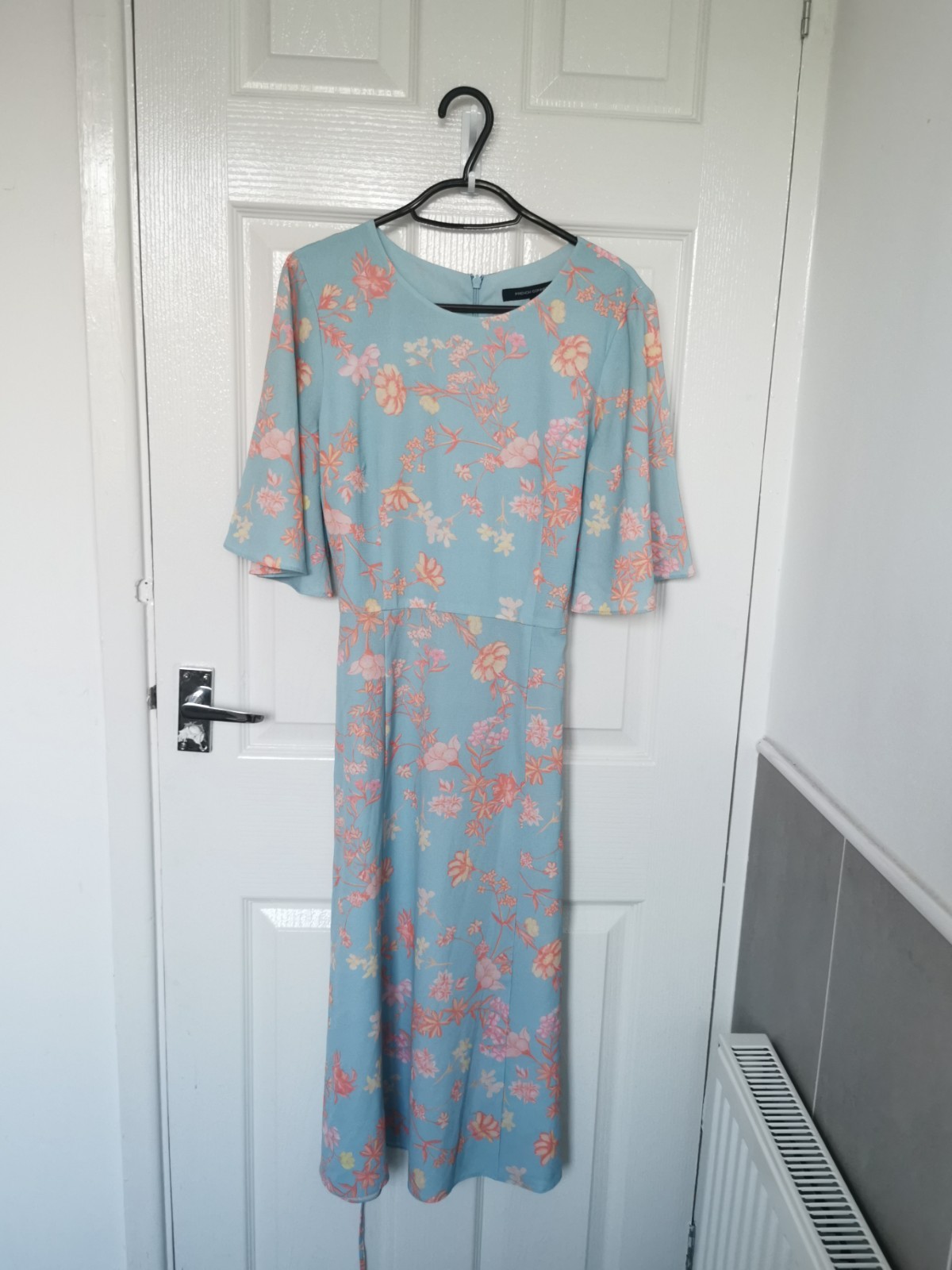 French Connection Sz 10 Diana Verona Floral Midi Dress Blue Peach Flutter Sleev