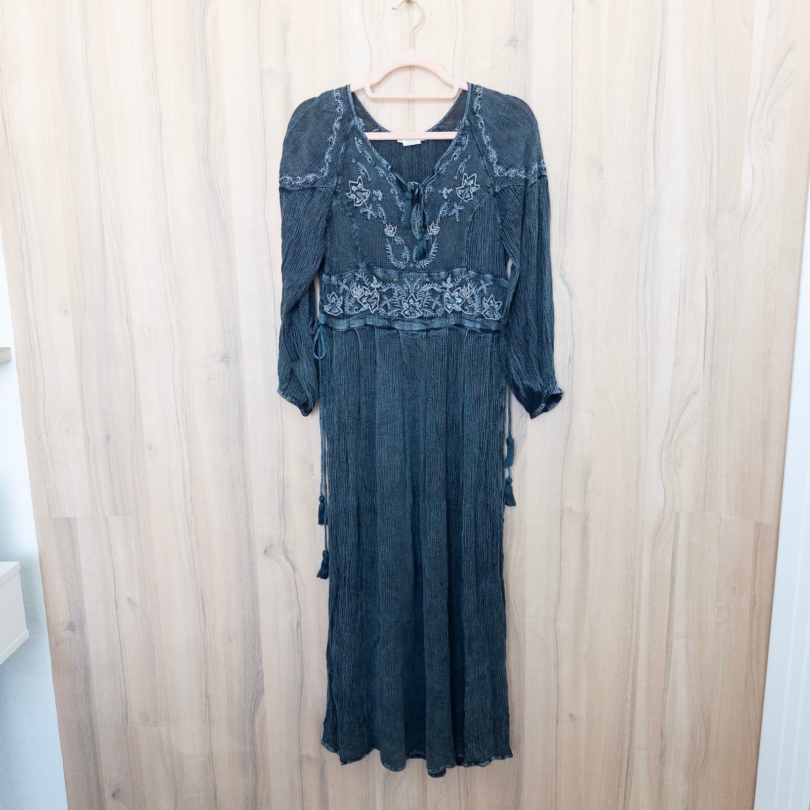 Sweet Magnolia Embroidered Maxi Dress Small Gray Long Sleeve Boho Fairy Grunge