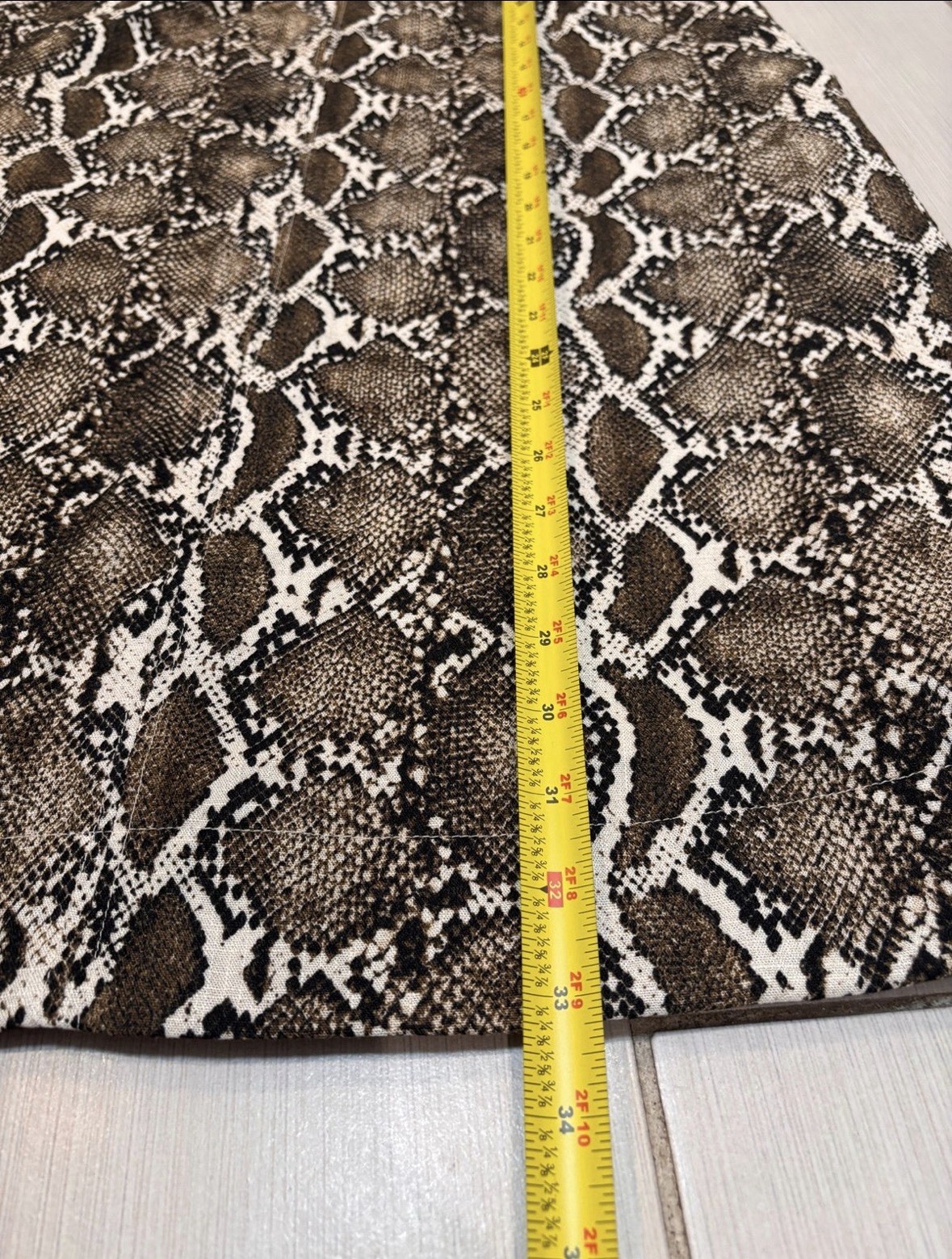 H&M V-NECK SHIFT DRESS Snakeskin pattern Size M