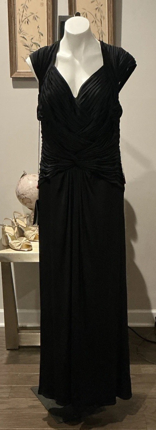 Tadashi Collection Black Ruched V-Neck Cap Sleeve Lined Long Gown 1X
