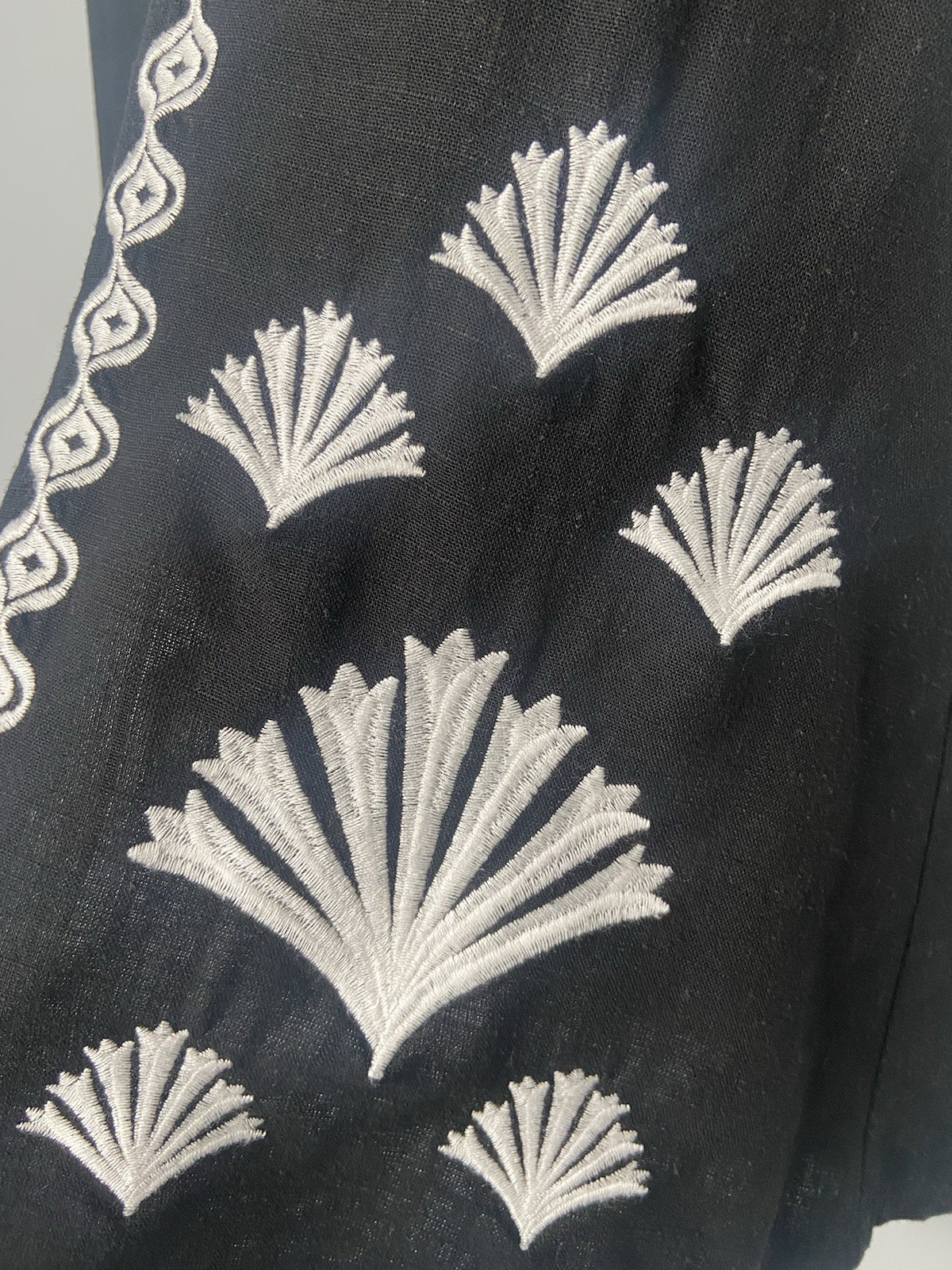 Solitaire black and white embroidered Black Midi Dress sz M