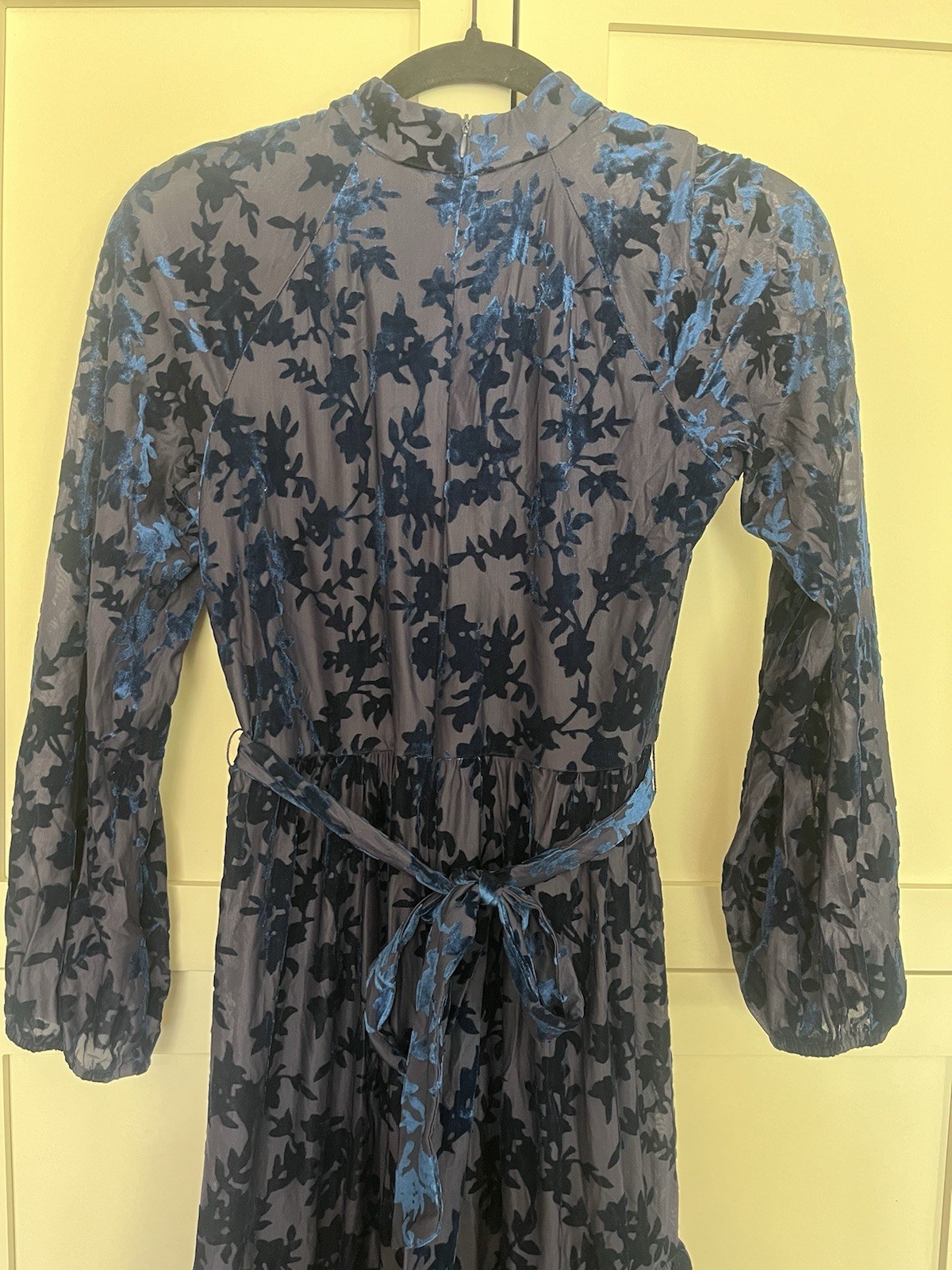 Maison Tara Navy Royal Blue Velvet Mock Neck Lined Belt Maxi Dress Size 4 Formal
