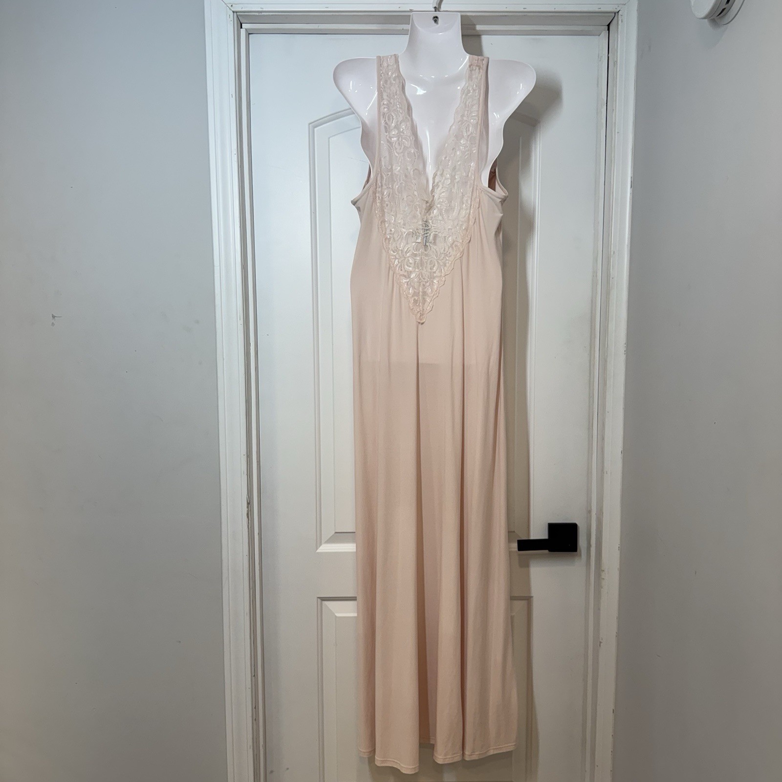 Soft Surroundings Lingerie Slip Dress Womens M Pink Feminine Classic Sexy Plunge