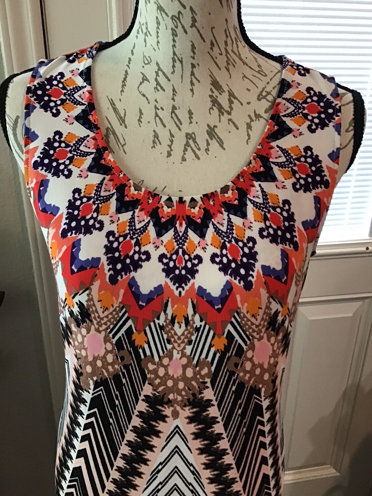 CHELSEA & THEODORE DRESS Size M Long-Bottom Slits Sleeveless Printed NWT
