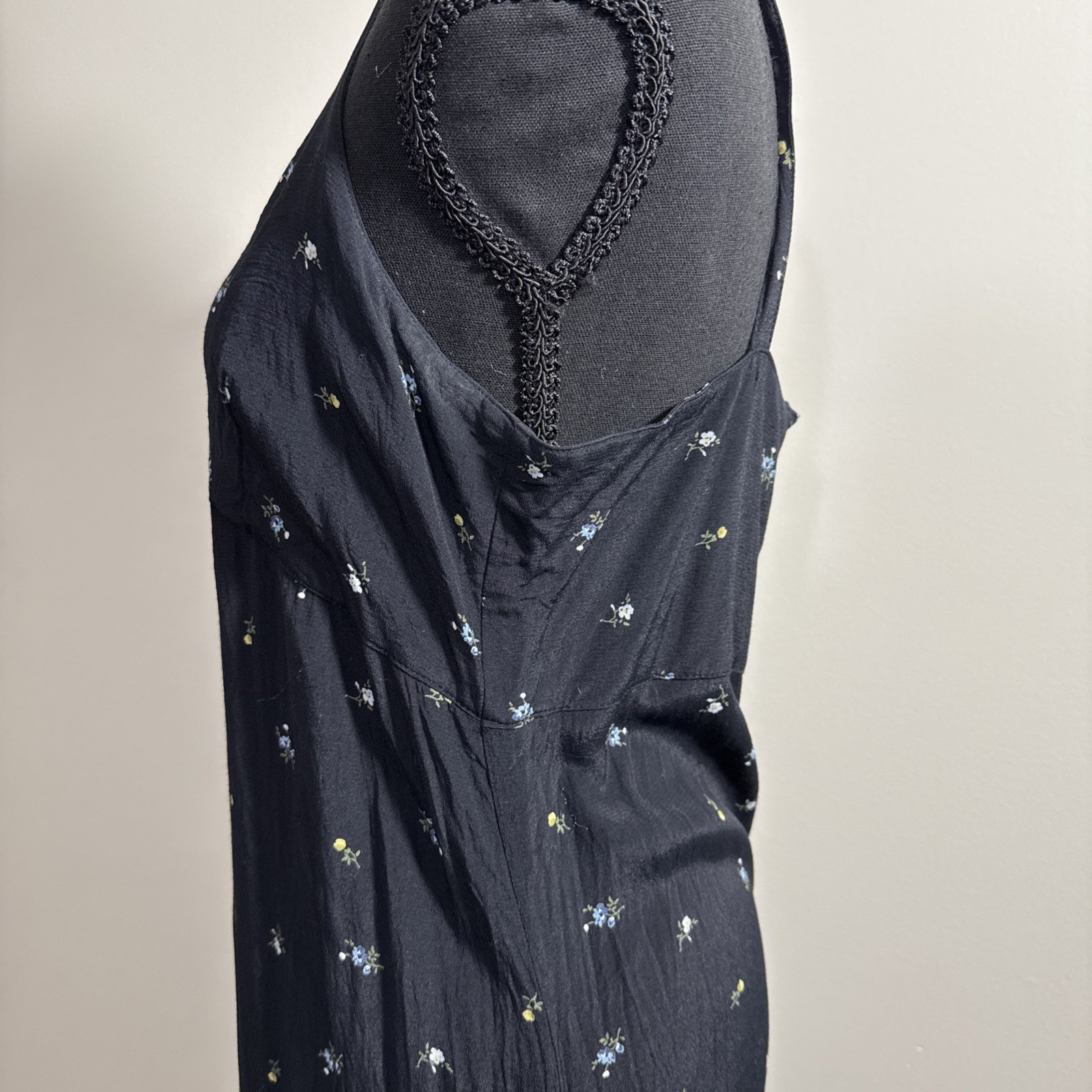 GAP Slip dress spaghetti strap sun Dress Black Small Flower Y2K cami cut Size 10