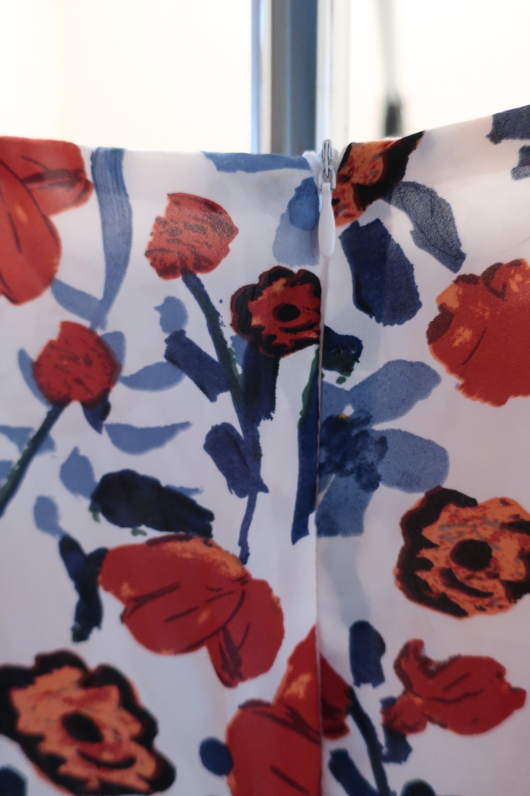 Dazy Red, Orange, and Blue Floral Sleeveless Dress Size Large Fully Lined