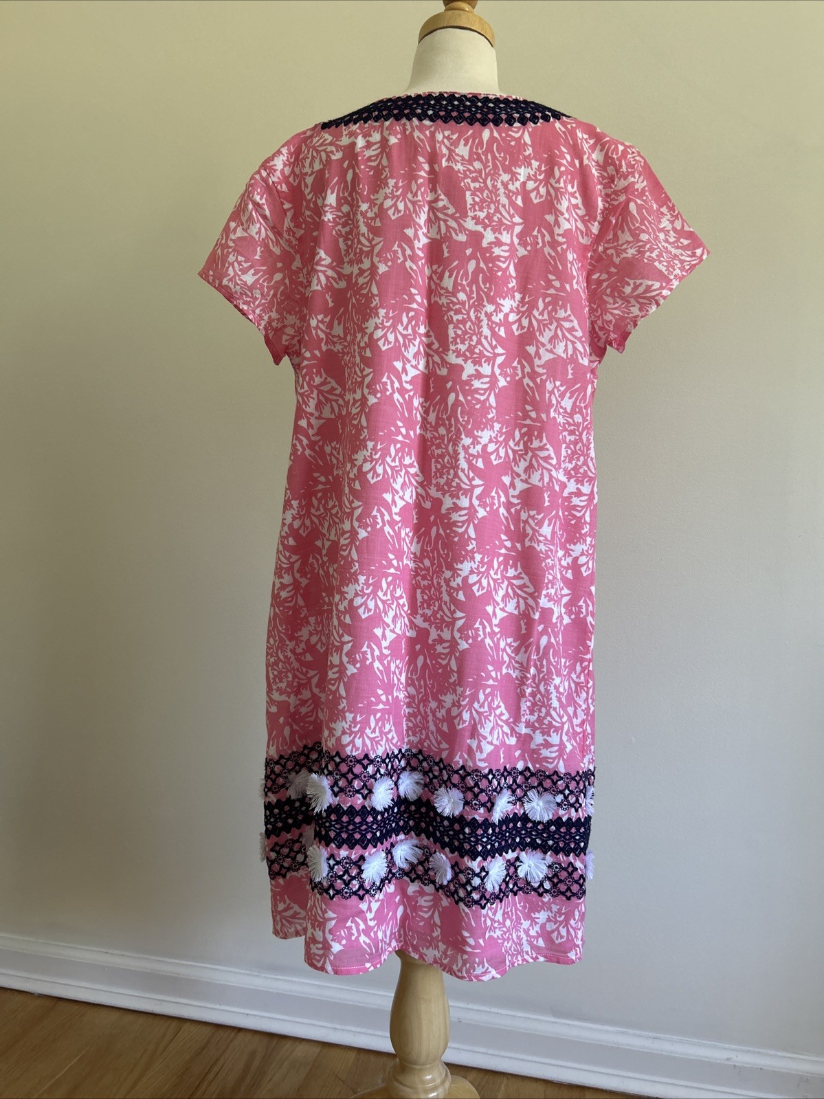 Vineyard Vines Spring Summer Dress Size 4 With Embroidery Trim Work