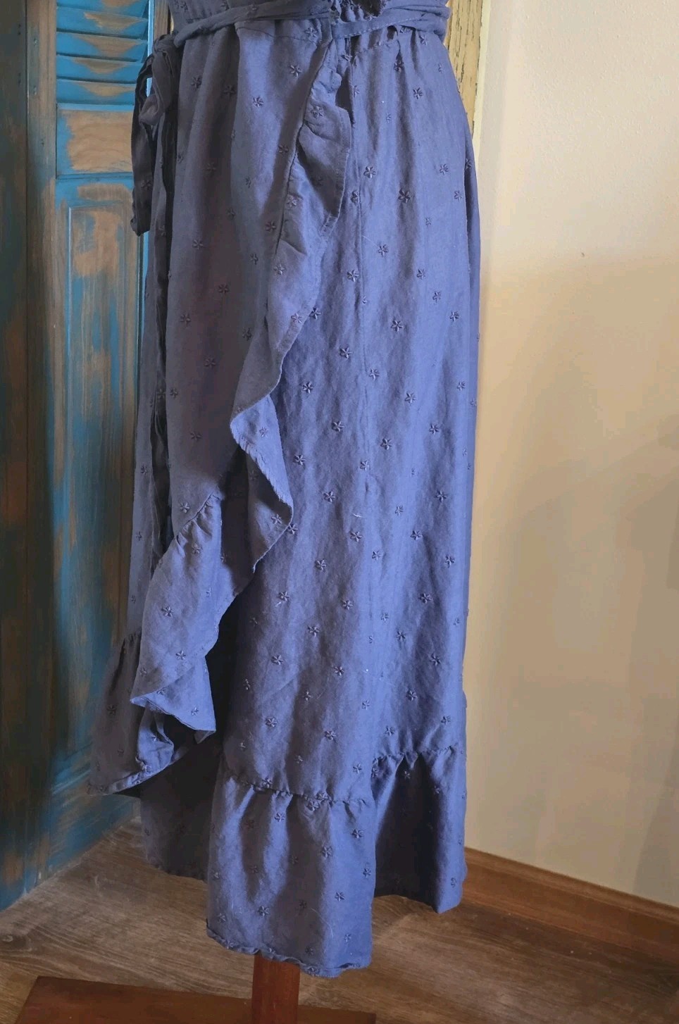 Old Navy Embroidered Floral Ruffle Hi-Low Wrap Dress Women XL Navy Puff Slv