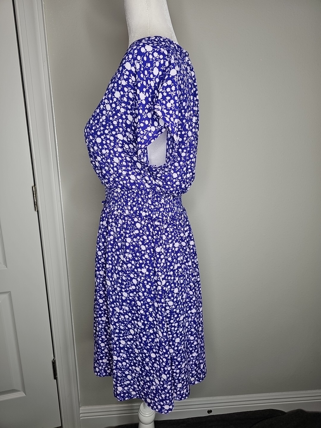 Sienna Sky Dress Womens Small Blue Floral Cap Sleeve Pull Over Lined V Neck
