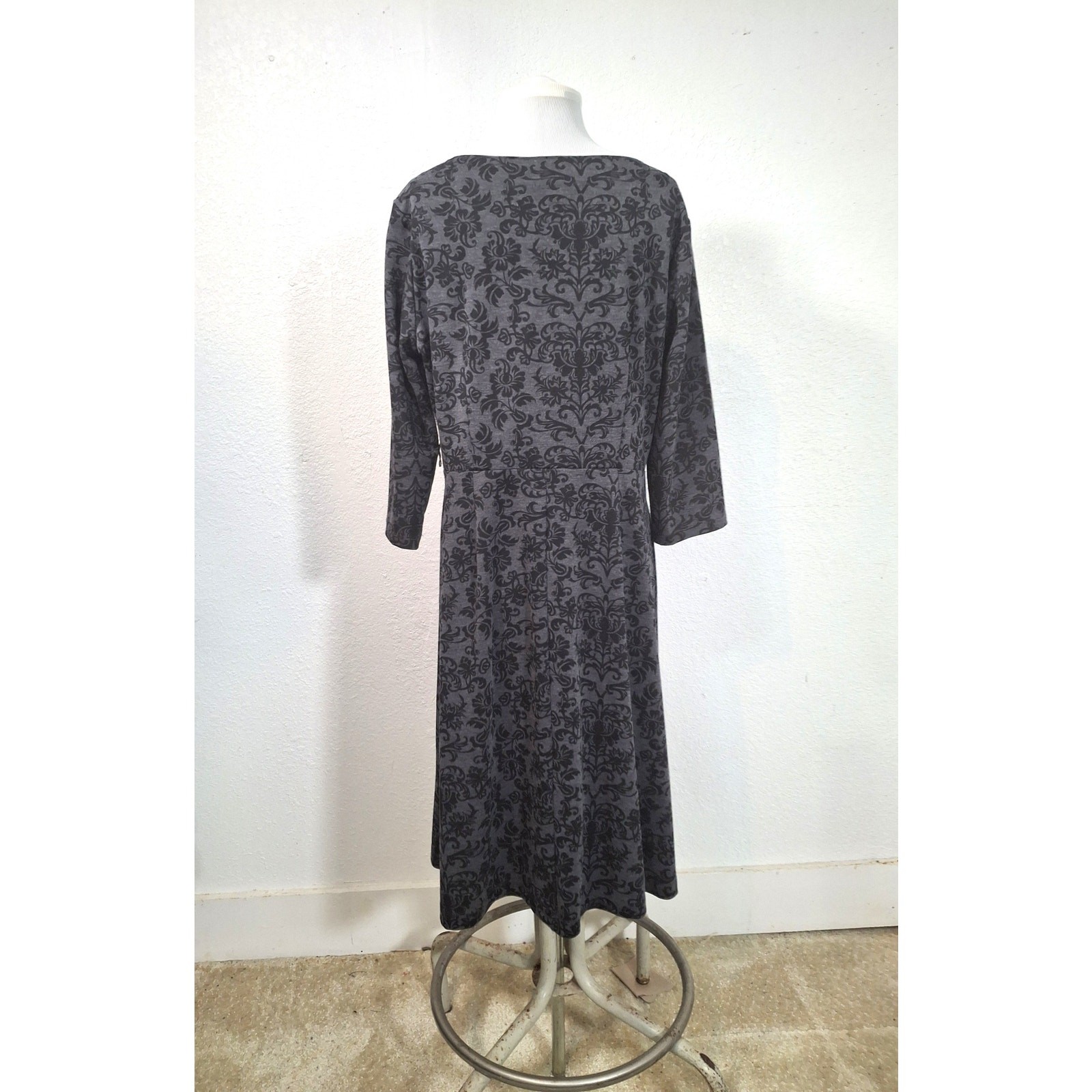 Croft & Barrow Stretch Size Large Business Career Dress Black and Gray