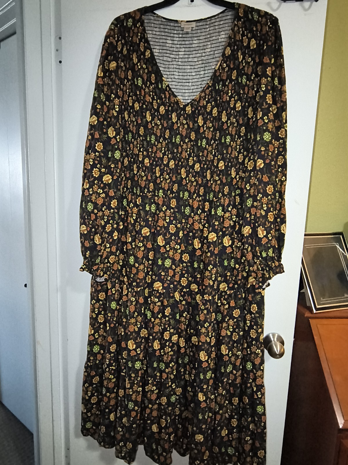Pretty Avenue Floral Dress Purple w/ Yellow & Orange Long Sleeve 30 / 32