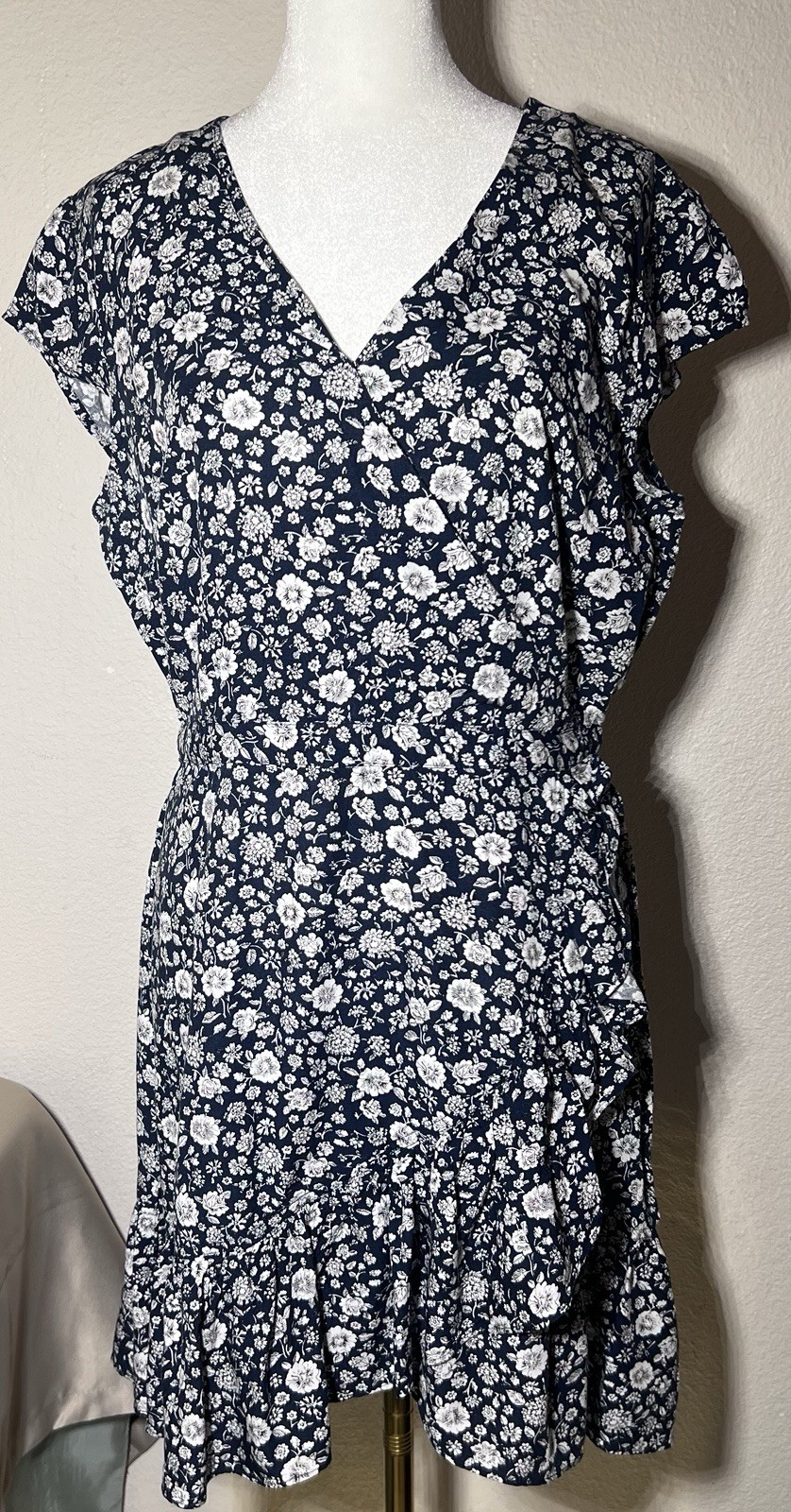 J Crew Mercantile Wrap Dress Womens Size 8 Dark Blue Floral V-Neck Cottage Boho