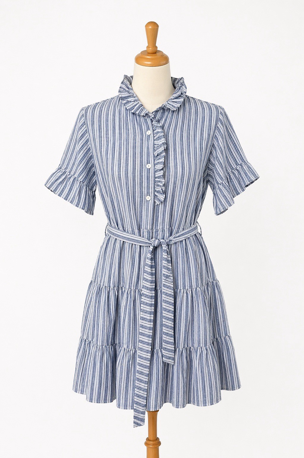 Mille Resort Victoria Tiered Dress in Blue Stripes Size M in 100% Linen