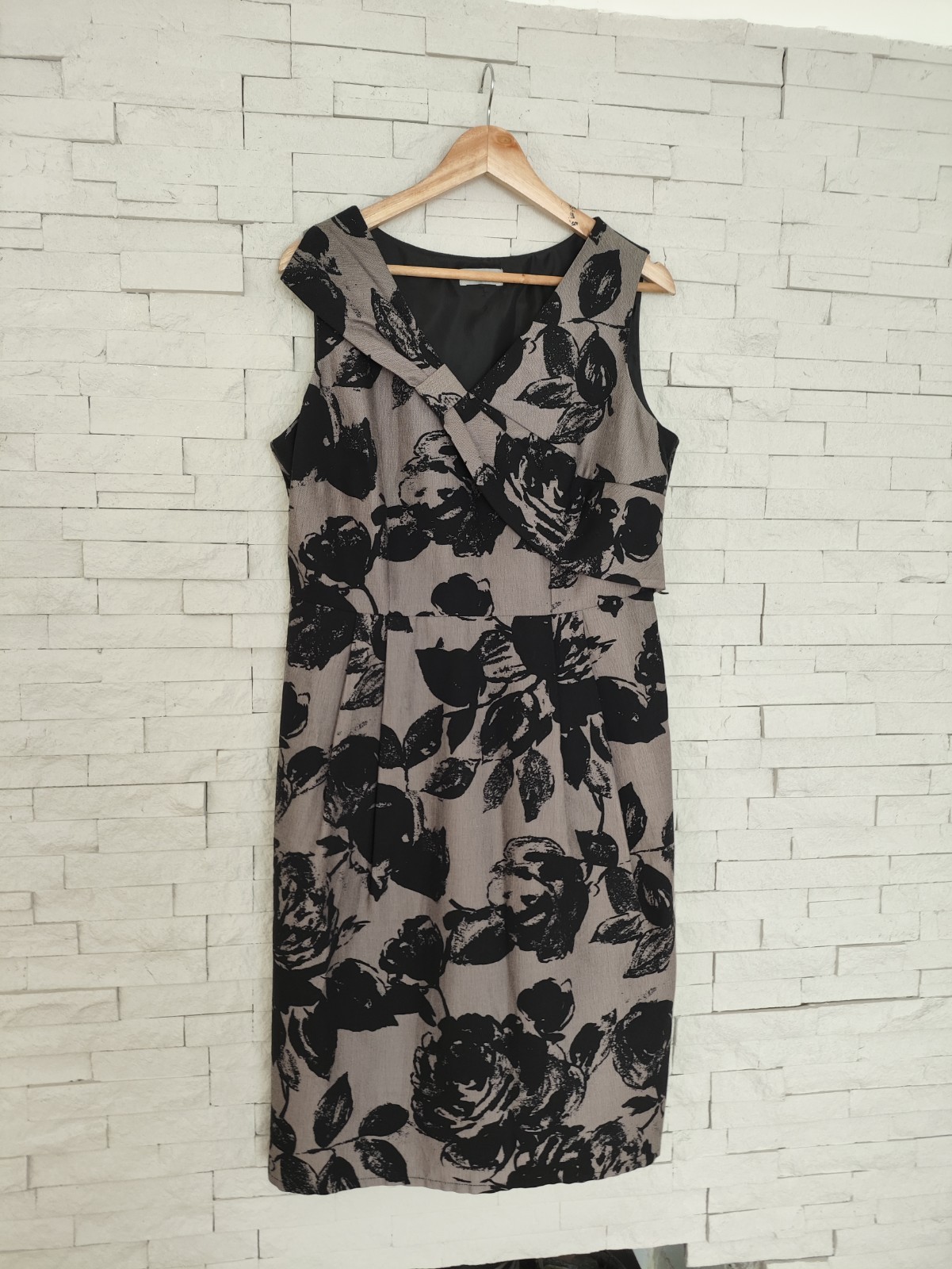 Per Una Ladies Knee Dress Size 16 Grey Black Floral Formal Smart Vneck