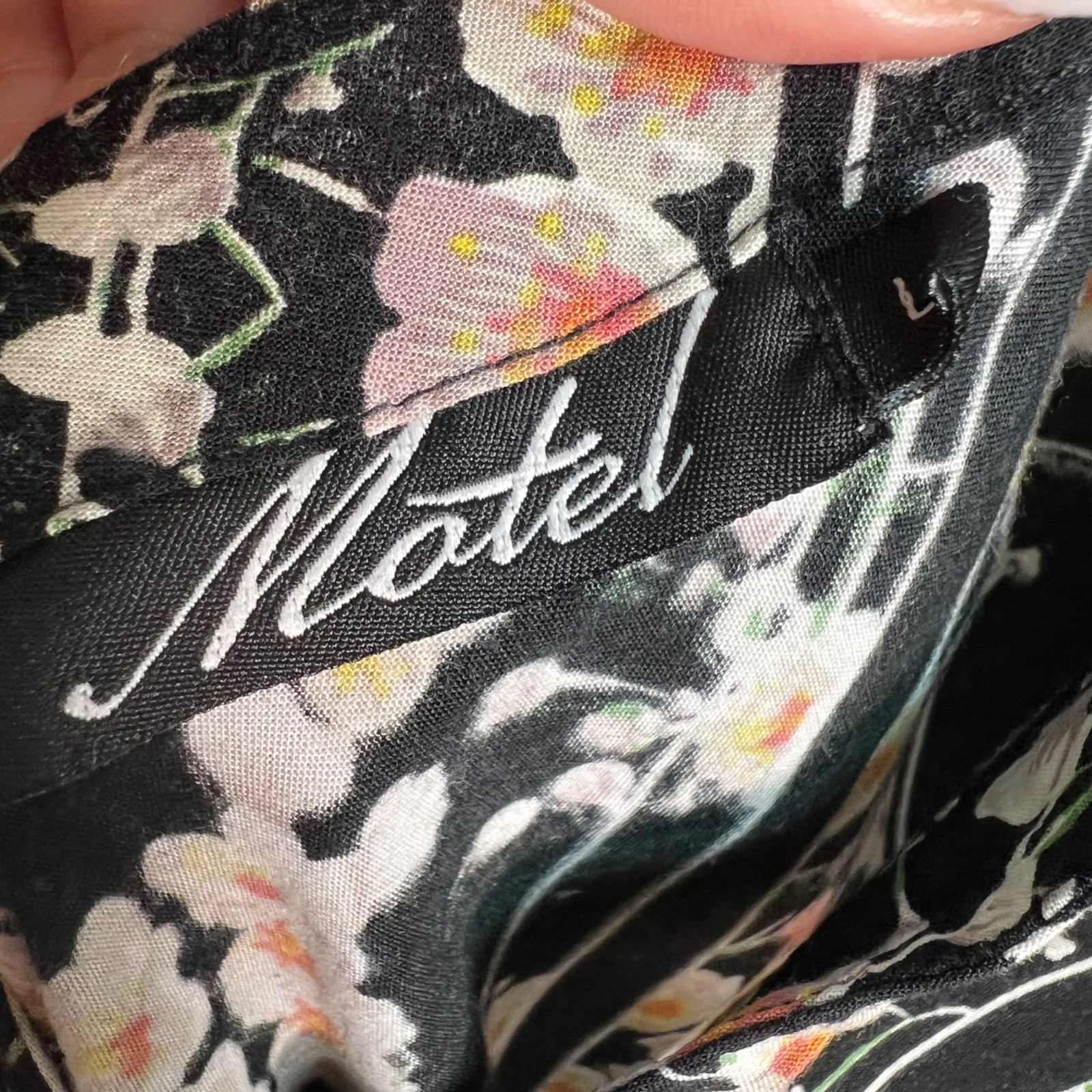 Motel Black Floral V-Neck Short Sleeve Mini Dress Large 100% Viscose