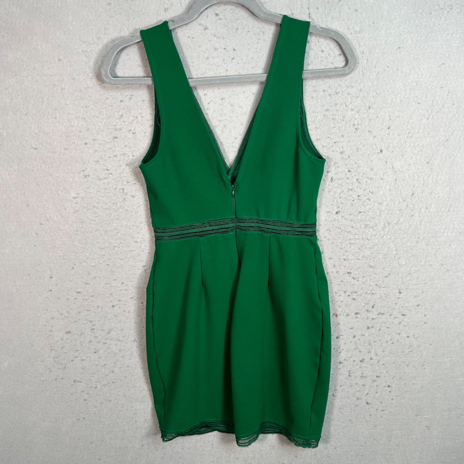 Lush Green Sleeveless V-Neck Mini Dress Size Small Cotton Blend