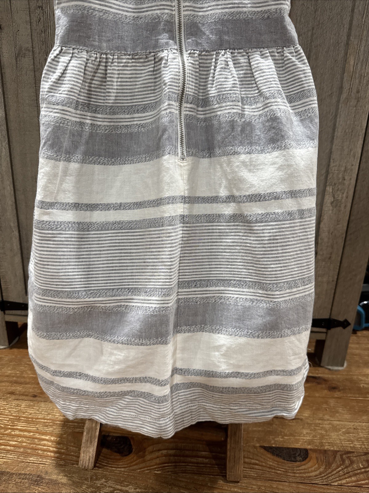 Lou & Grey Sz 8 Gray White Striped Racerback Dress Zipper Pockets