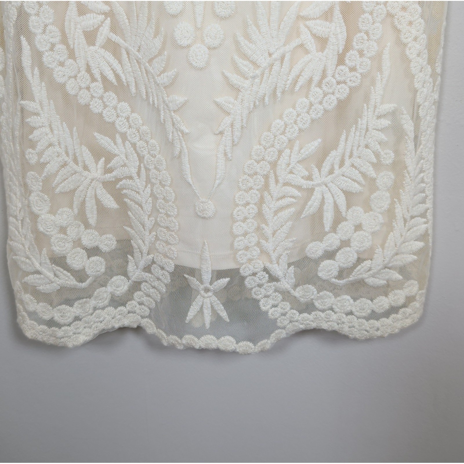 Express Ivory Lace Overlay Sleeveless Embroidered Scalloped Hem Dress Small Boho