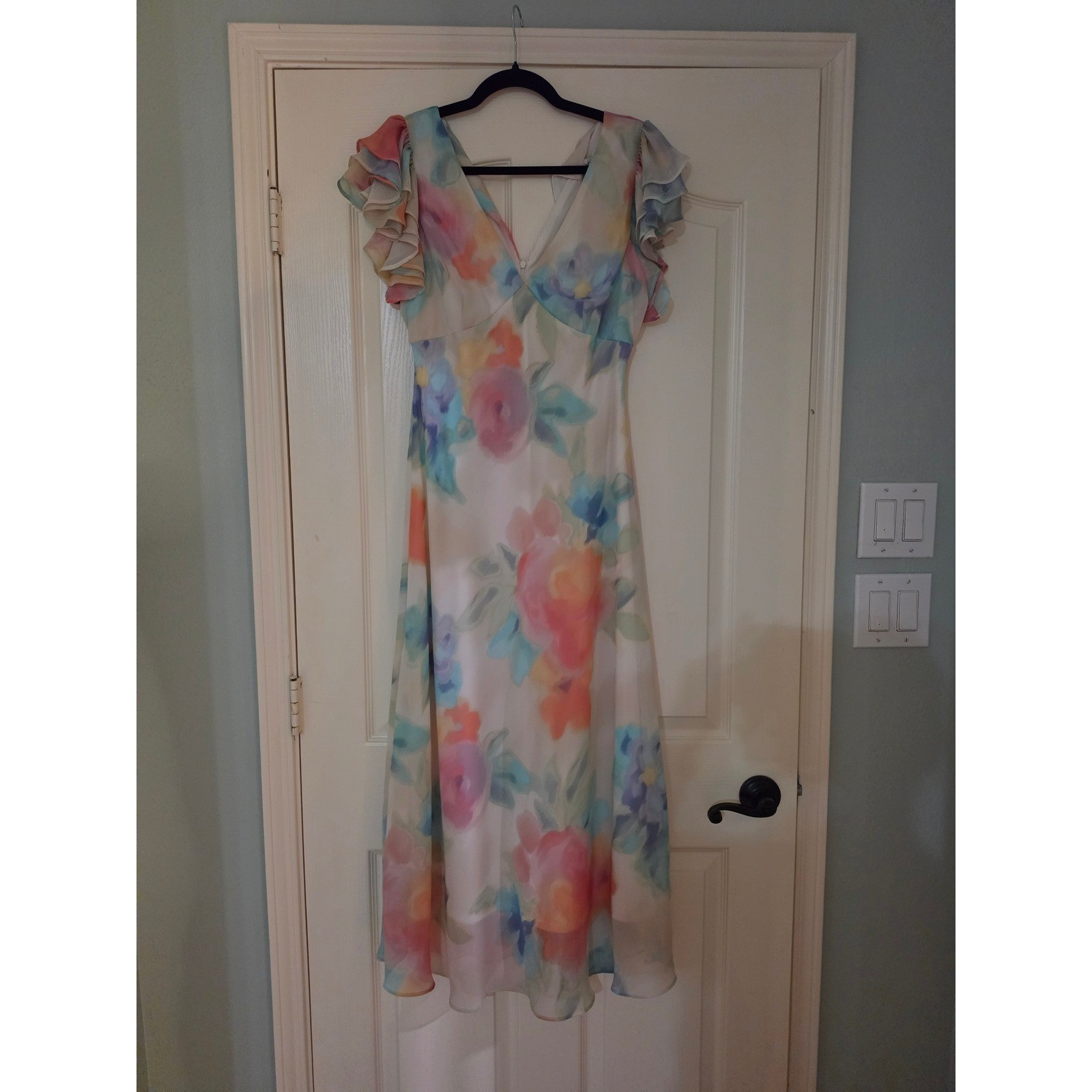 Taylor Floral Watercolor Ruffle Sleeve Maxi Dress V-Neck Tie Back Size 6