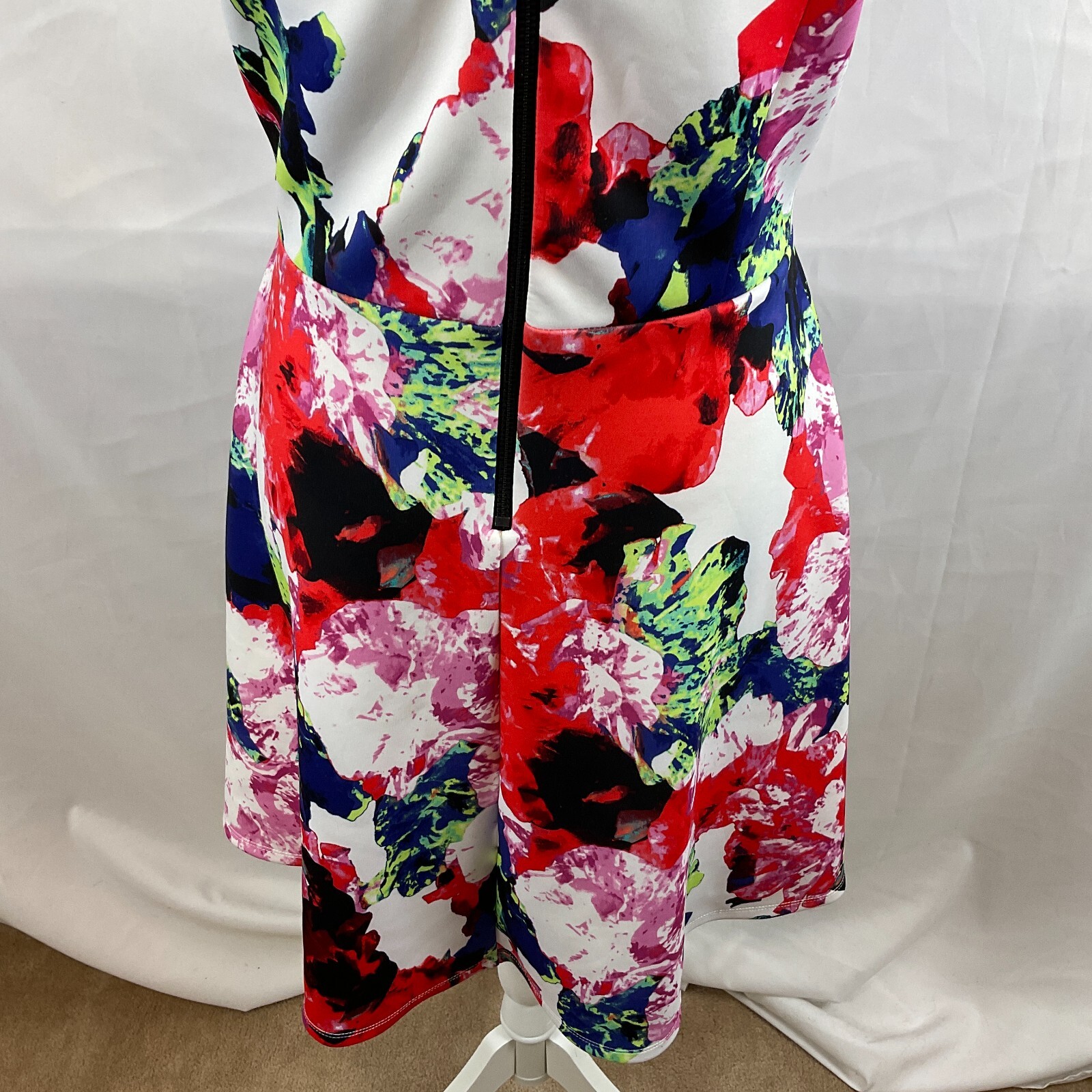 Milly Design Nation Dress A-Line 10 White Red Purple Blue Green Abstract