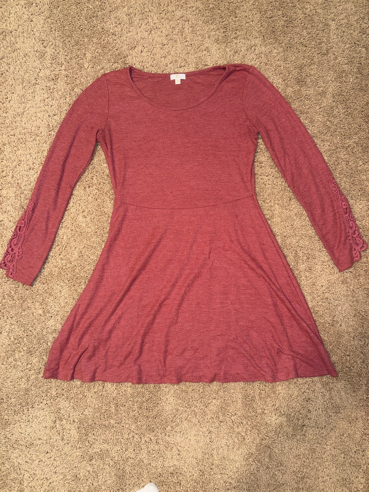 Women’s Medium Mauve Long Sleeve Dress with Lace Sleeve Detail