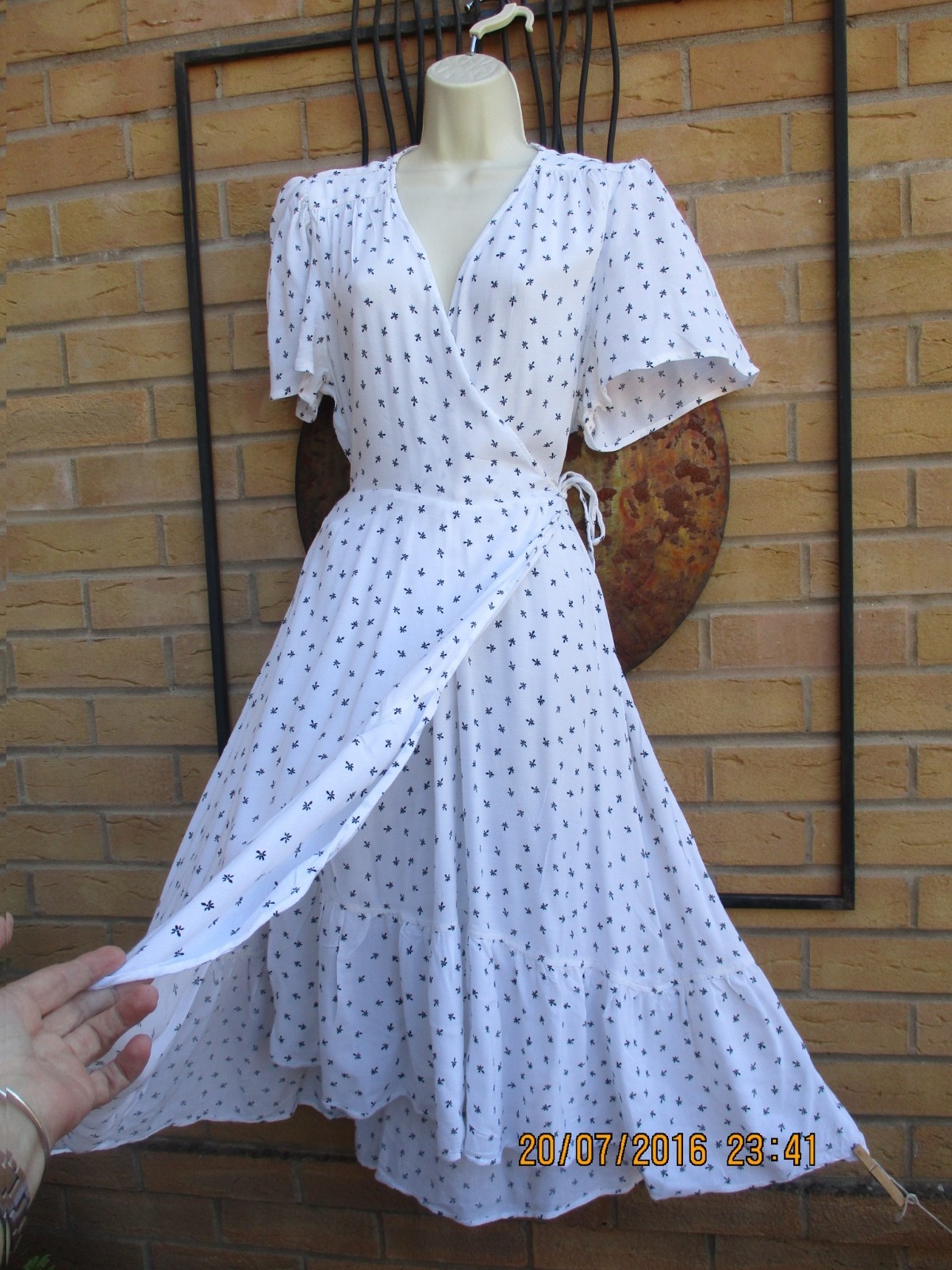 M&S Per Una Size 22 Ivory Ditsy Floral Print Wrap Dress