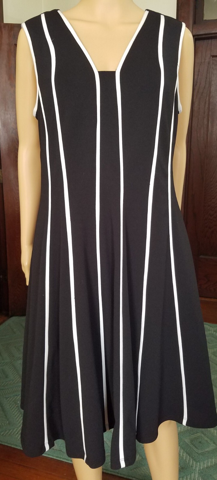 Shelby & Palmer Black And White Striped Flared Dress V-Neck Size 12
