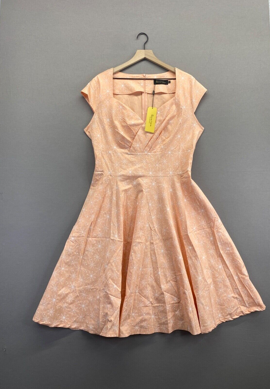 Gown Town Womens Orange Dress Snowflakes Print Short Sleeve NWT Size 2XL