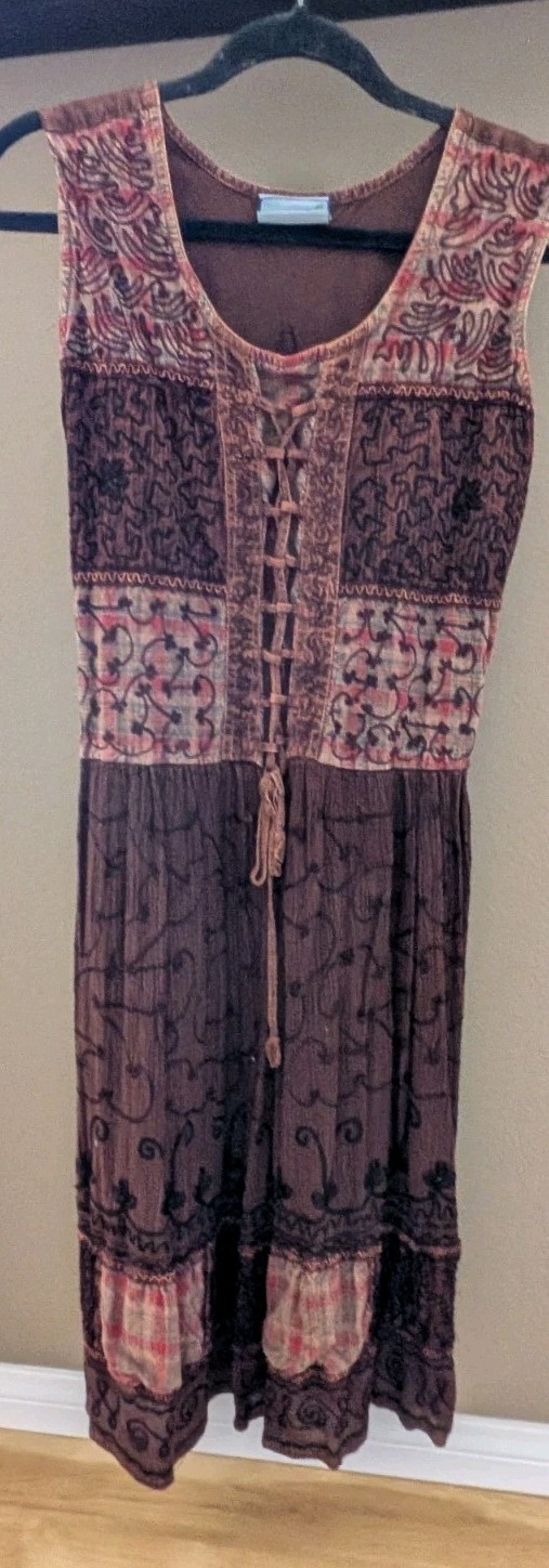 India Boutique Knee Length Dress Sleeveless Embroidered W Tie Back SZ S