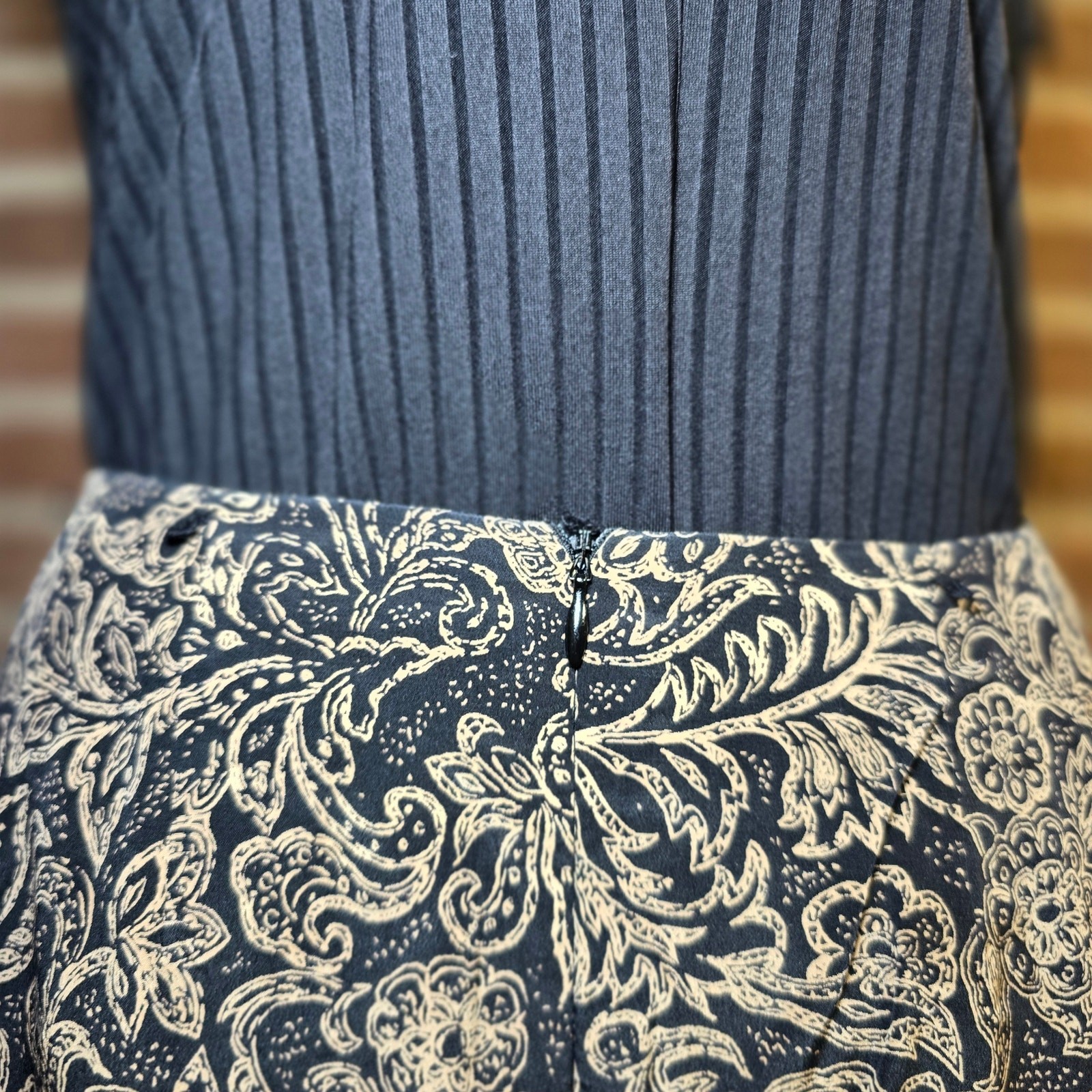 VTG Emma James Liz Claiborne 100% Silk Paisley Midi Maxi Skirt Size 8 Black Gold