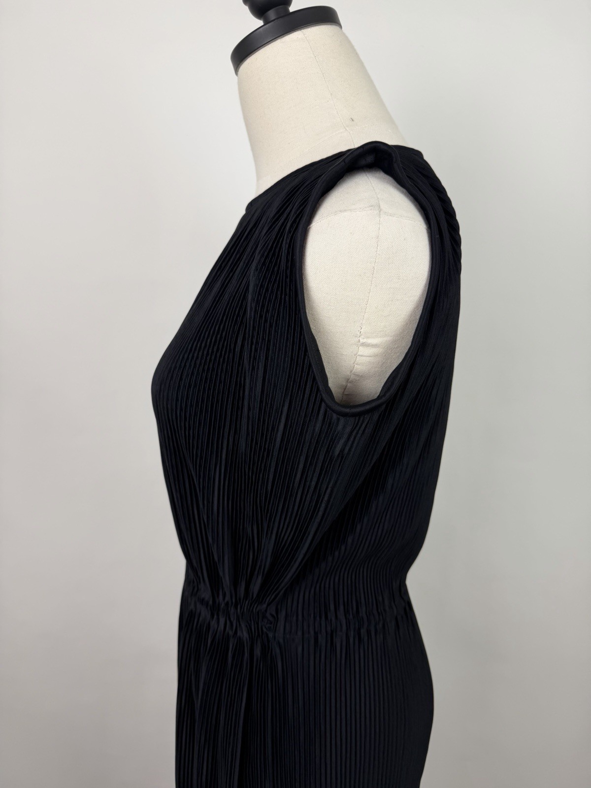 Vintage 60s Pleated Dress Womens Small Black Polyester Knit Sheath Minimal Mod