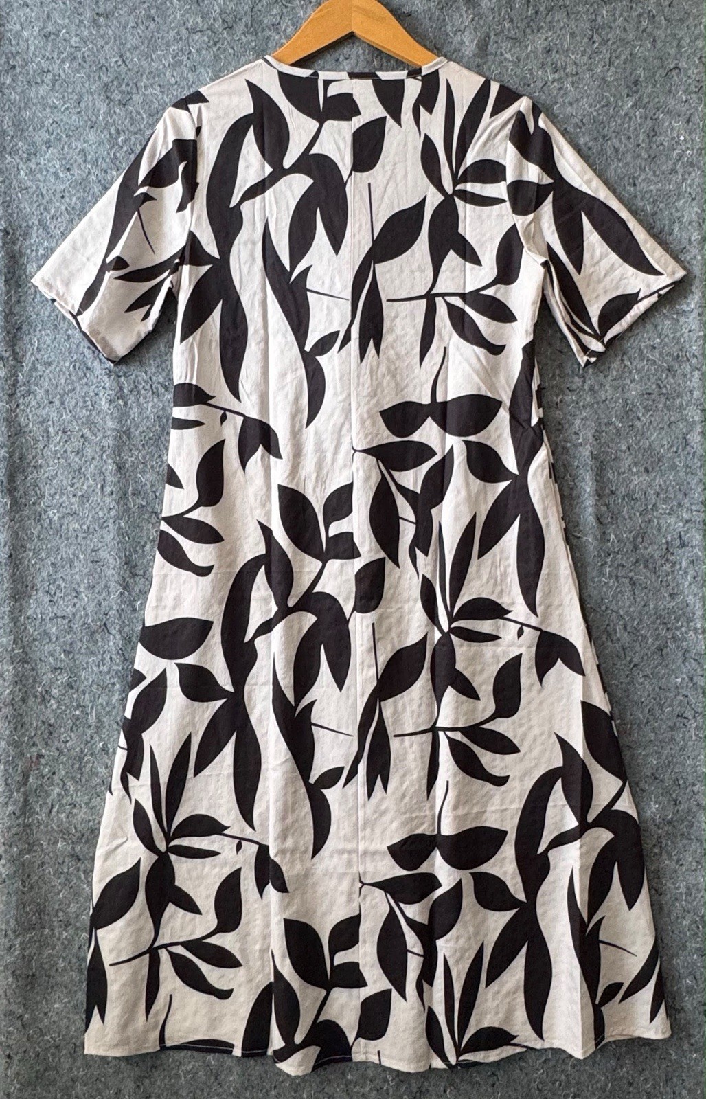 Beige Black Tropical Leaf Dress S Short Sleeve Henley Pockets Boho NWOT
