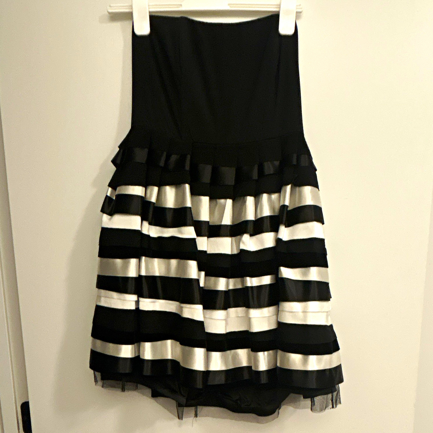 alice + olivia Black/White Striped Strapless Cocktail Dress Size 8