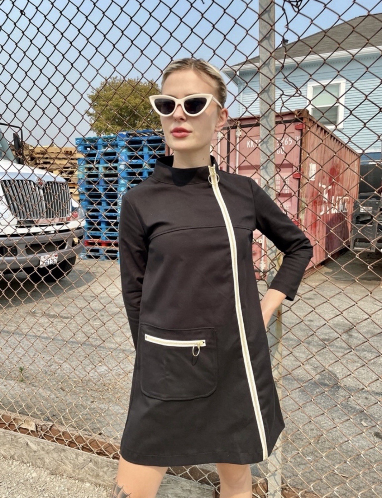 Nooworks Art Teacher Tunic Black Mod Dress Size X-Large, Asymmetrical Zip Jacket