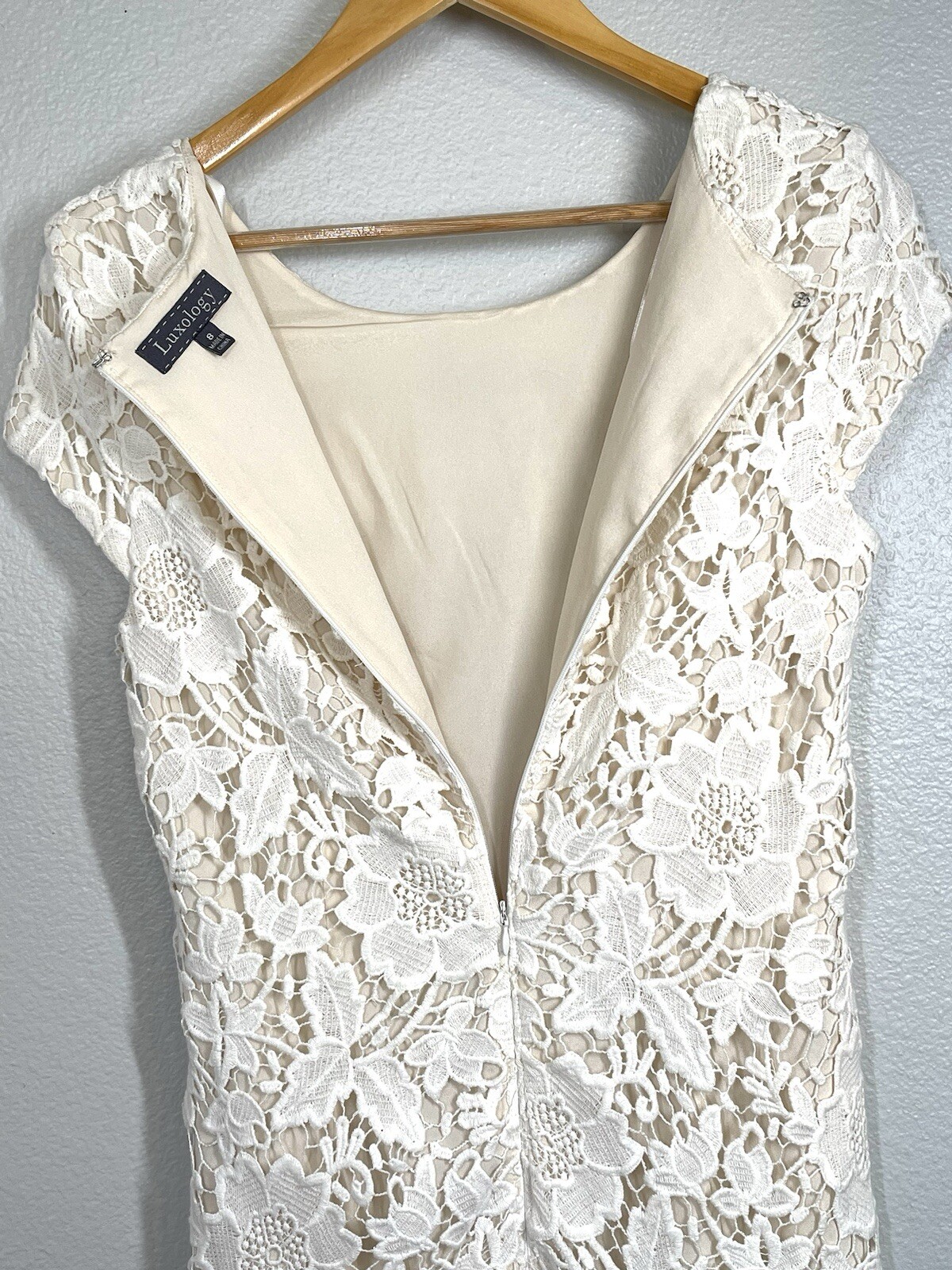 Luxology Lace Off-White Dress Romantic Elegant Womens Sz 8 Wedding Shower Church