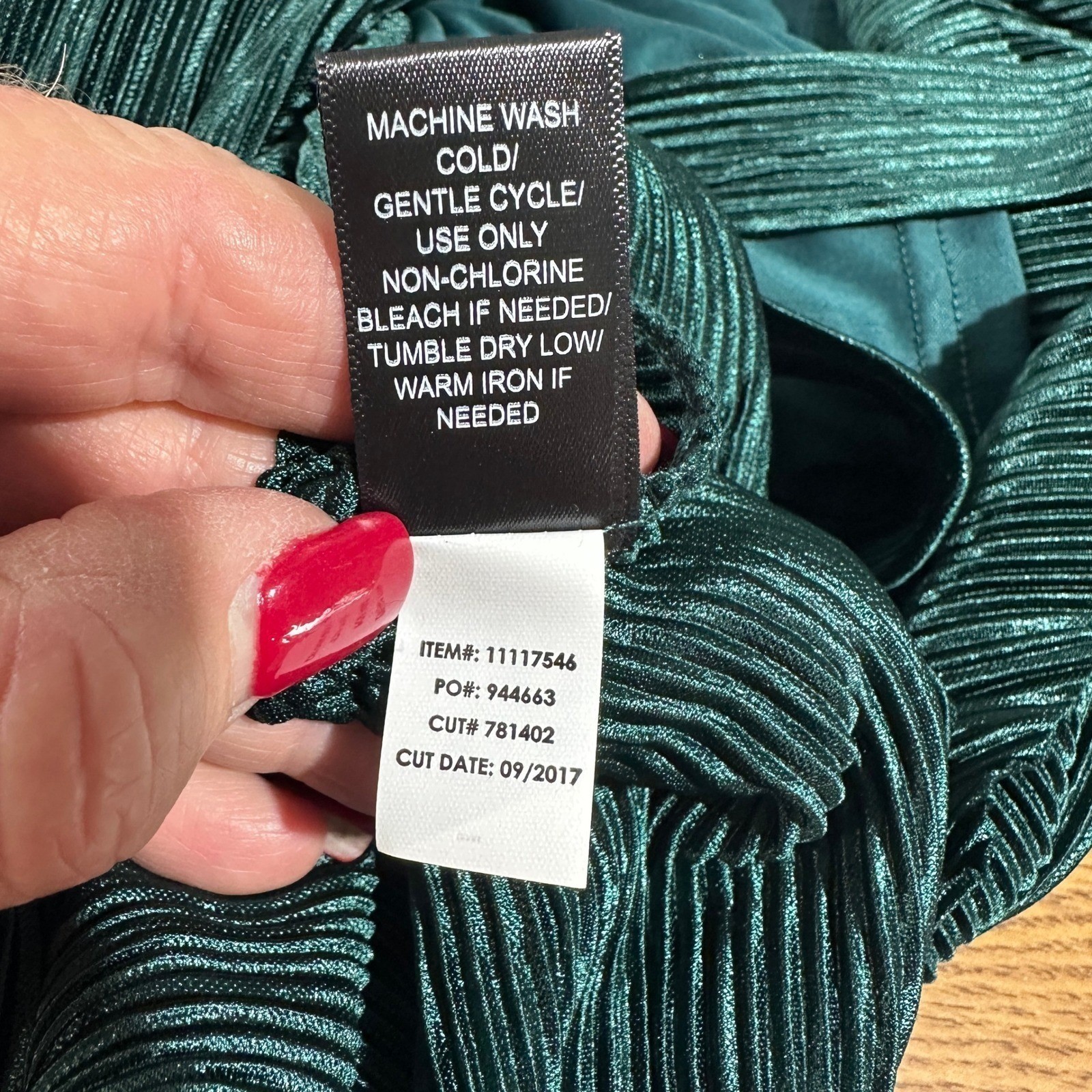 Torrid Size 3X Emerald Green Pleated Midi Dress Plus V Neck 3/4 Sleeve Office