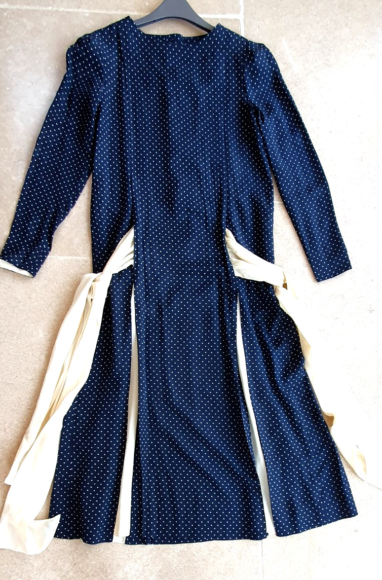 EMANUEL 100% Silk Midi Dress – UK 10 – Navy/Cream Pinspot – Excellent Condition