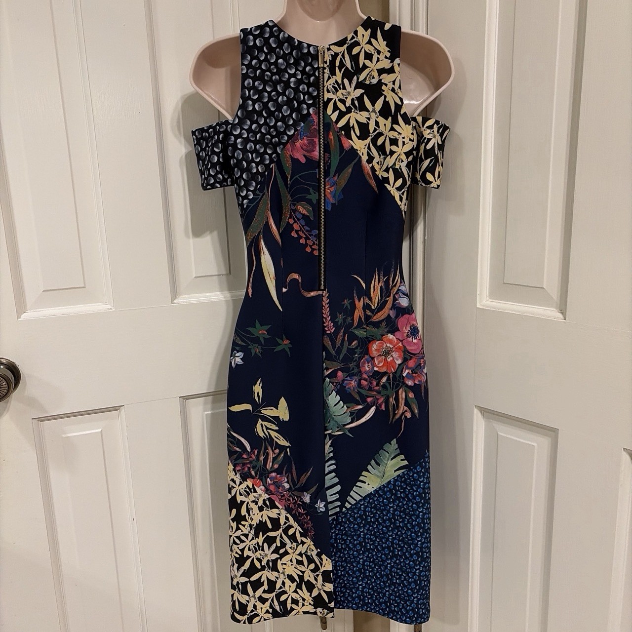 RACHEL ROY COLD SHOULDER SCUBA FLORAL SHEATH DRESS Size Xs