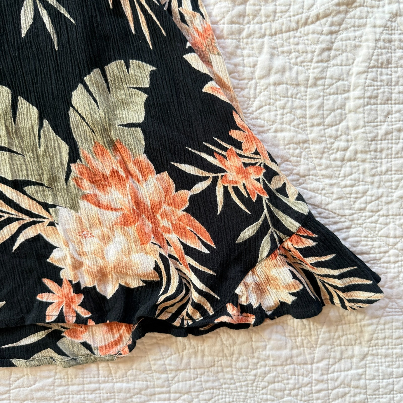 Billabong Size M Black Tropical Floral Print Mini Dress Bell Sleeves Whimsigoth